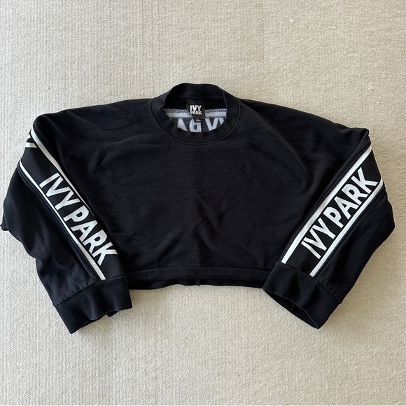 IVY PARK Black Oversized Logo Crop Crew Sweatshirt Size Large - Picture 2 of 5
